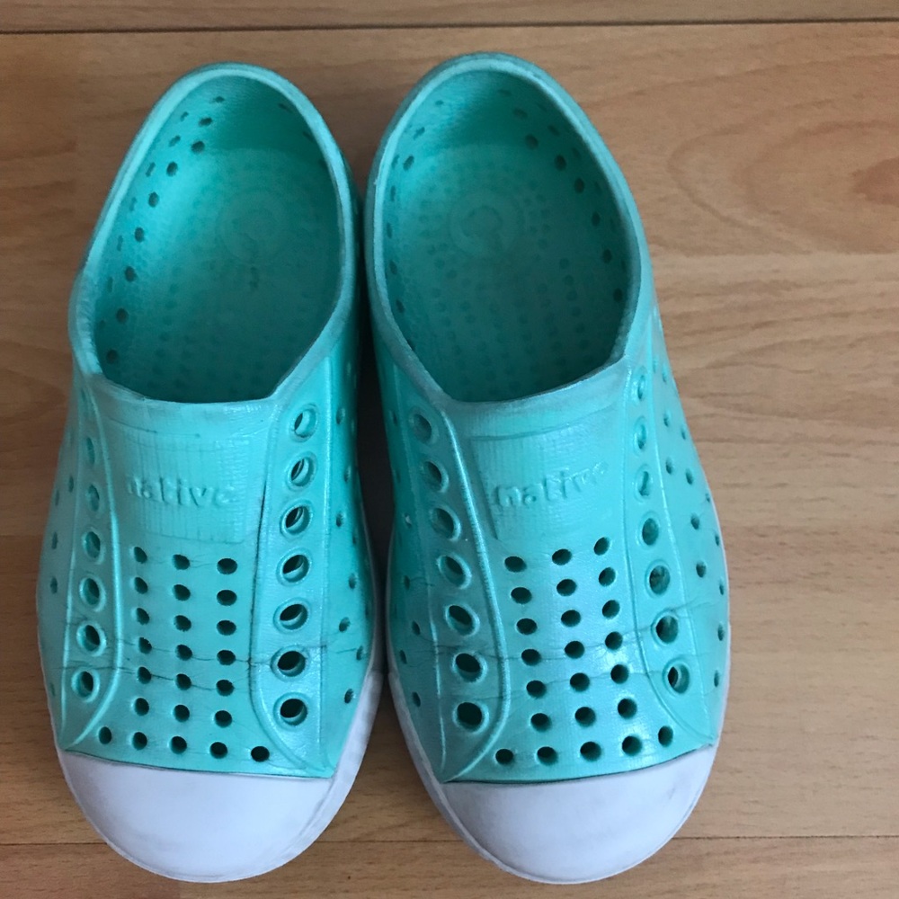 Native Jefferson sneakers. Toddler size 8.